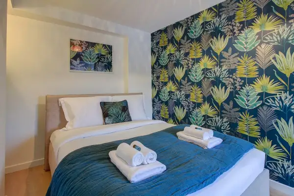 Aménagement et décoration style Jungle type Airbnb