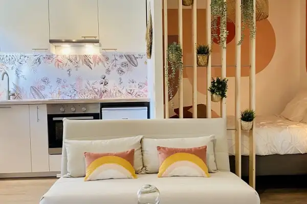 Rénovation d’un appartement aux tons chauds et contemporains
