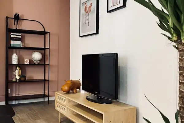 Rénovation d’un appartement aux tons chauds et contemporains