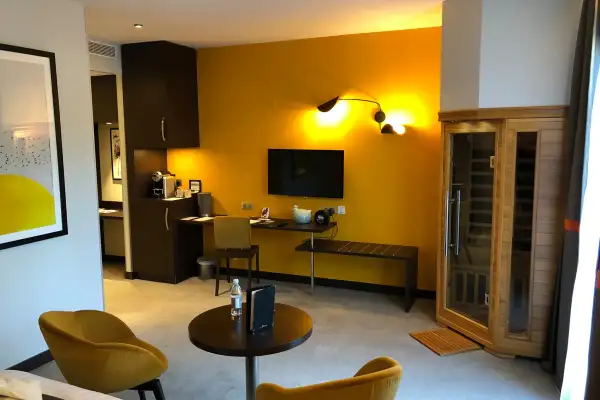 Rénovation Suite Hotel 4* Le Richebourg - Rénovation d’une suite au style contemporain solaire