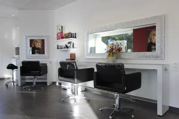Salon de Coiffure – L’Essentiel