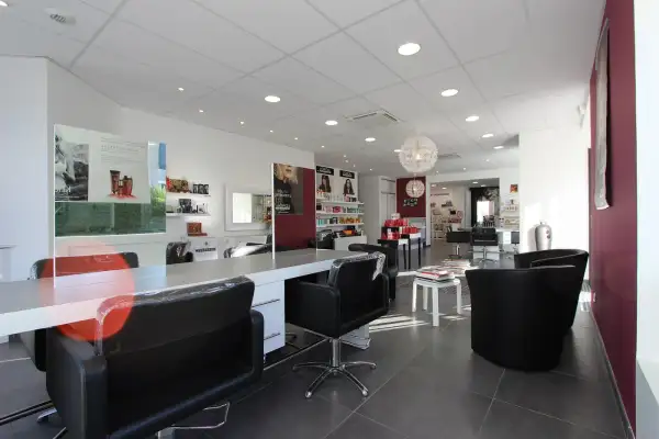 Salon de Coiffure – L’Essentiel