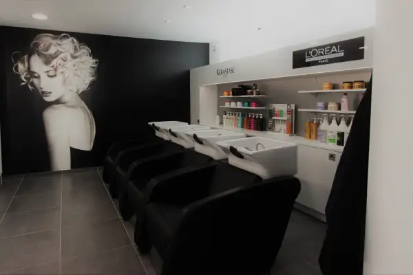 Salon de Coiffure – L’Essentiel